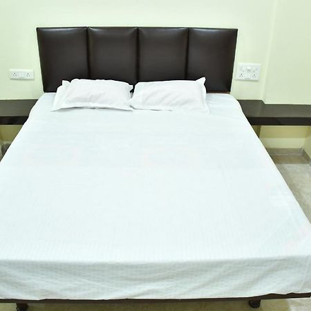 Hotel Kalika Residency Akalkot Luaran gambar