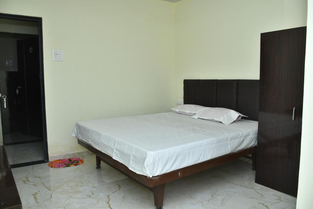 Hotel Kalika Residency Akalkot Luaran gambar
