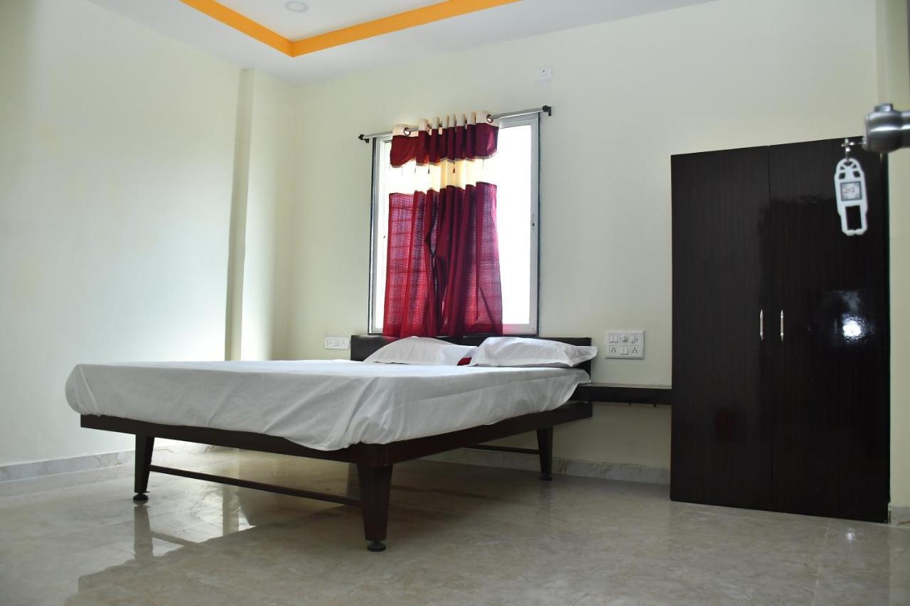 Hotel Kalika Residency Akalkot Luaran gambar