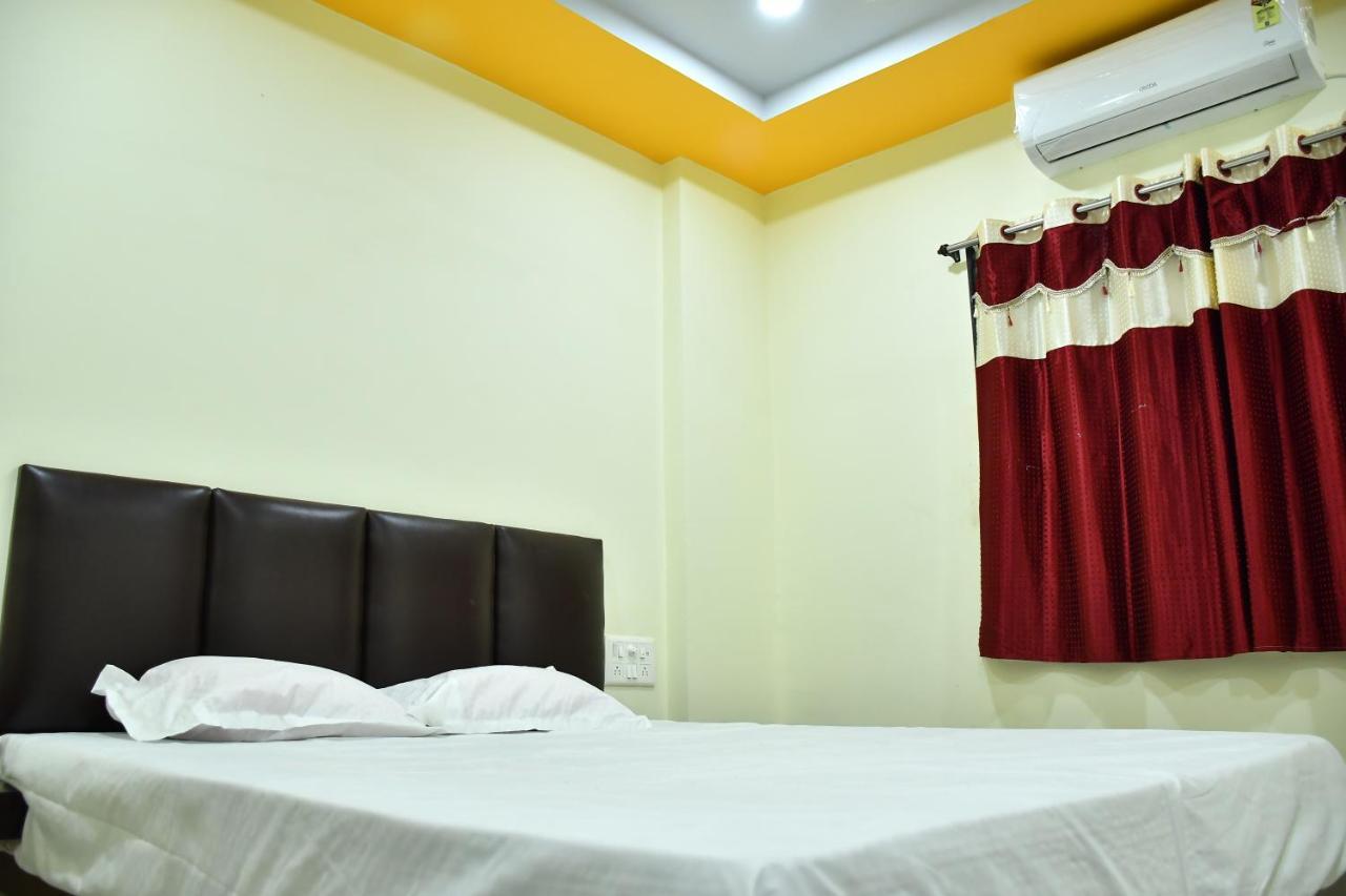Hotel Kalika Residency Akalkot Luaran gambar