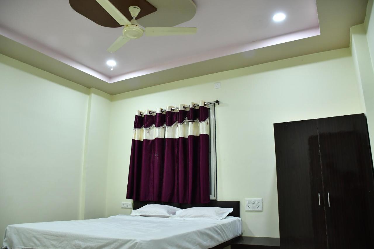 Hotel Kalika Residency Akalkot Luaran gambar