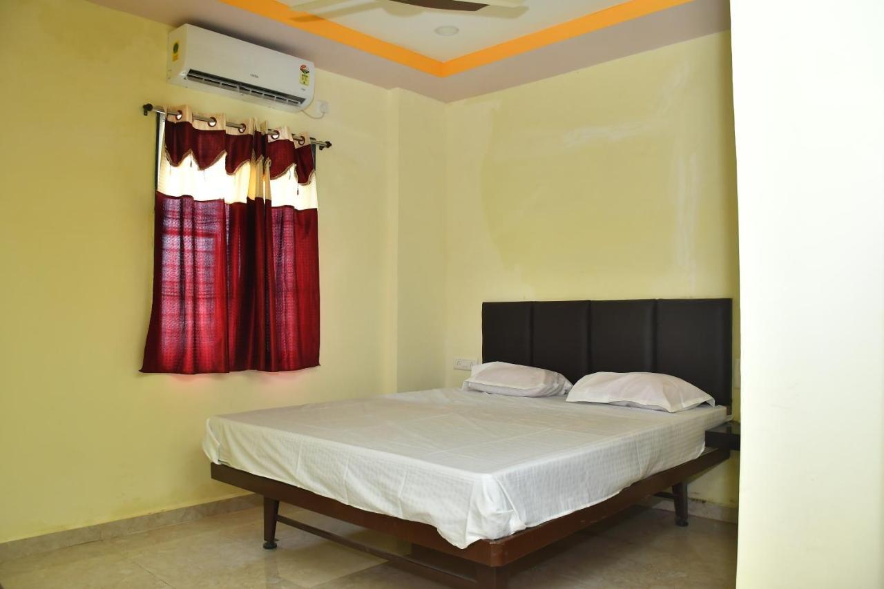 Hotel Kalika Residency Akalkot Luaran gambar